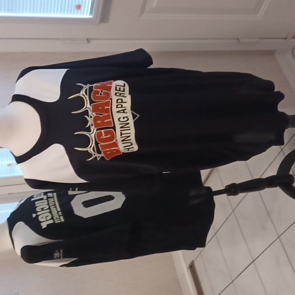 4/$80 New Vented Athletic Tee - Size XL